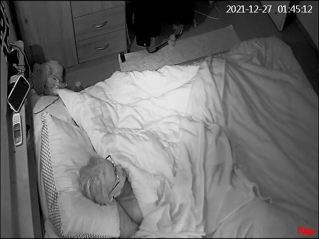 KittieNoOne: 마누라를 따먹는 캠