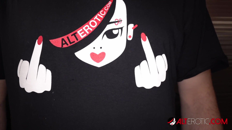 Alt Erotic: Selena Savage khoe chảy tràn tinh dịch nhỏ giọt