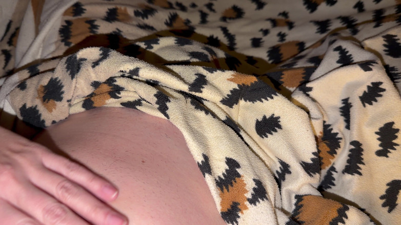 valeriaviktor: Er bekommt einen schönen handjob spät in der nacht - gute...