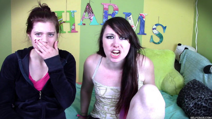Selfgags classic: ¡Náuseas en las bragas sucias de tu hermanastra!