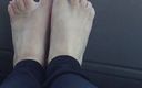 Foxie Roxie: Sexy toes in the car