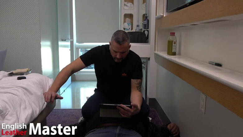 EnglishLeathermaster: Yüze oturma ve osurma