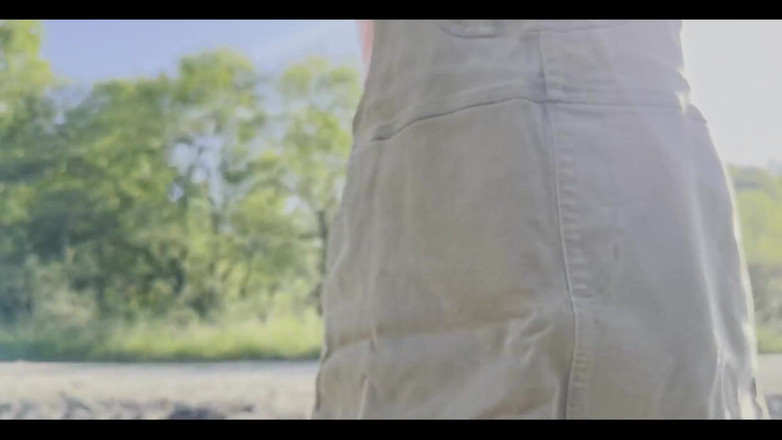 Juli Smith Meow: Jalan-jalan seksi di luar ruangan