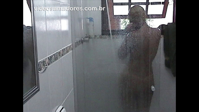 Amateurs videos: 샤워하는 아름다운 자연의 곡선의 금발