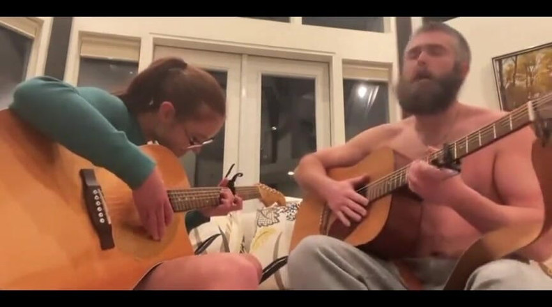 BrandiBraids: Derek và tôi đã viết một bài hát gốc