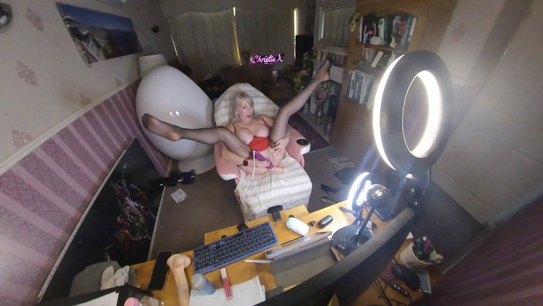 British Cougar: Spectacol pe cameră web 360