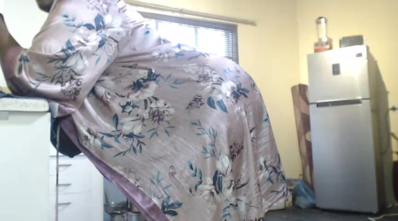 Legendary Booty Overdose: Анальная мастурбация жиробасина и громкие стоны