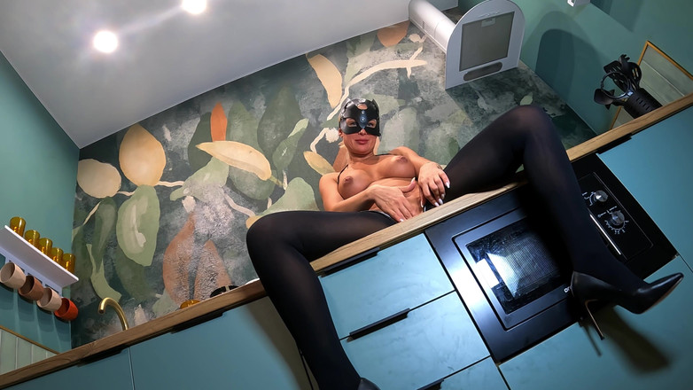 XxxCWSxxx: Crazywifeslut pugno anale duro fino a quando non viene in...