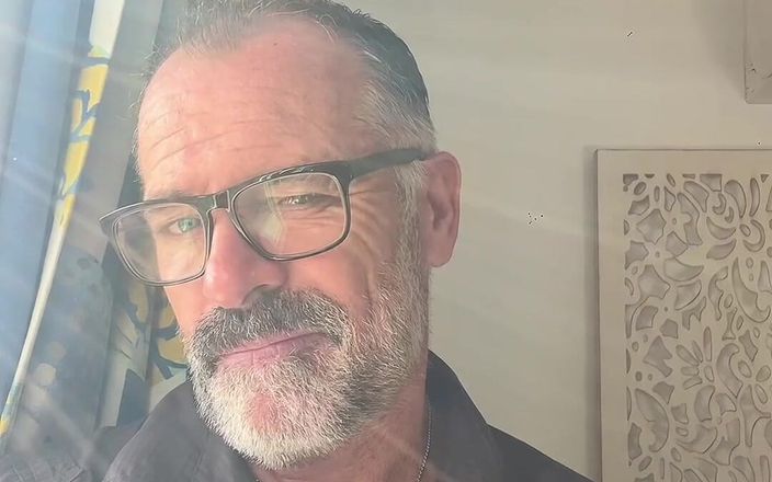 Daddybearvlc: Bună dimineața băieții mei!! Gata pentru ziua asta