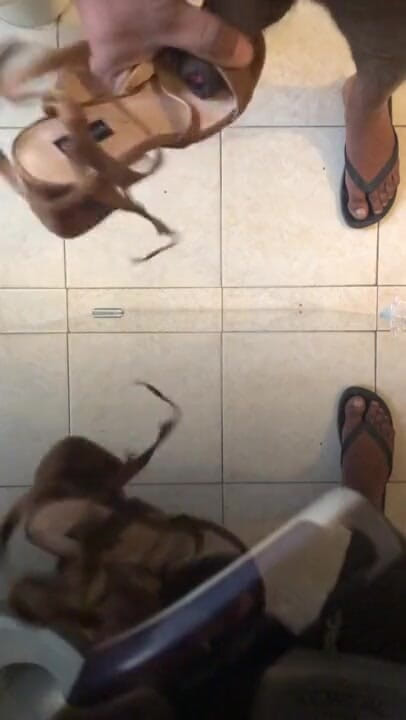 Sexy sereppu: Mencuba Sandal Baru