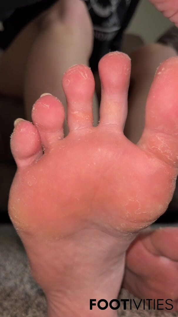 footivities: Asmr Čištění nohou a mastné nohy POV