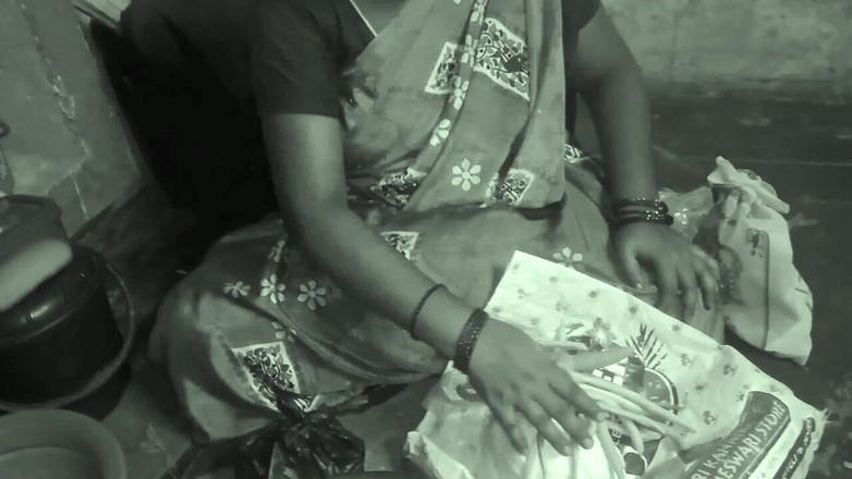 Priyanka314: Domácí tetička Pracuje prsa Mačkání manžela