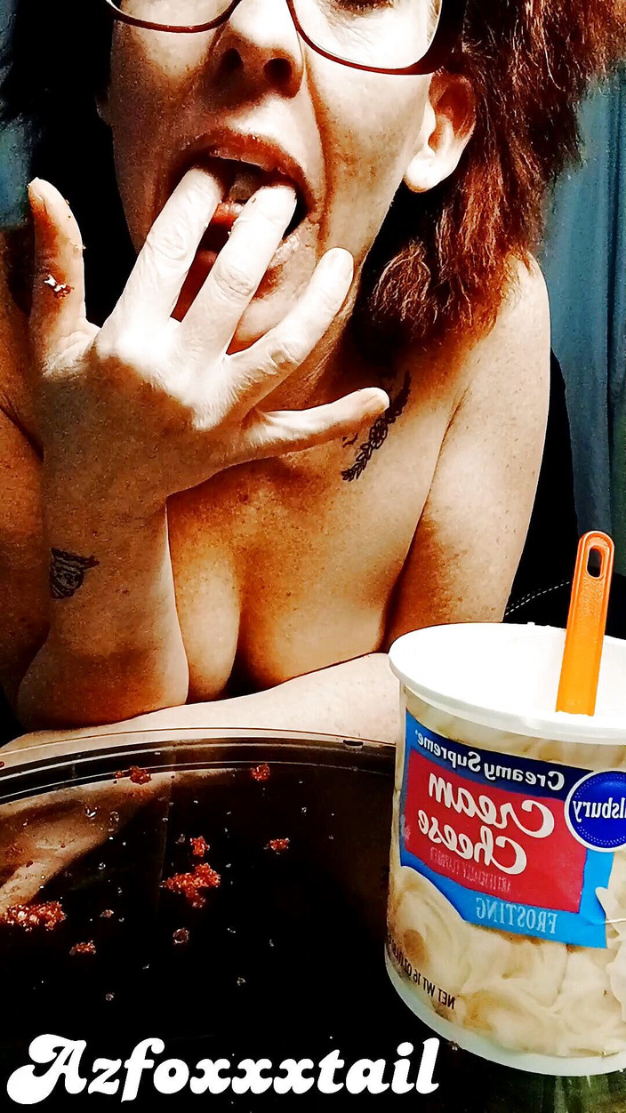 AzFoxxxTailPhelicia: Foodplay-babeczka