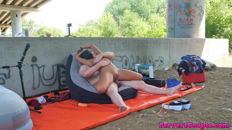 Pervert Couple: Nasty fucking outside