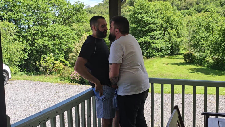PoppaPig: Outdoor Bear Fucking Bareback in Public