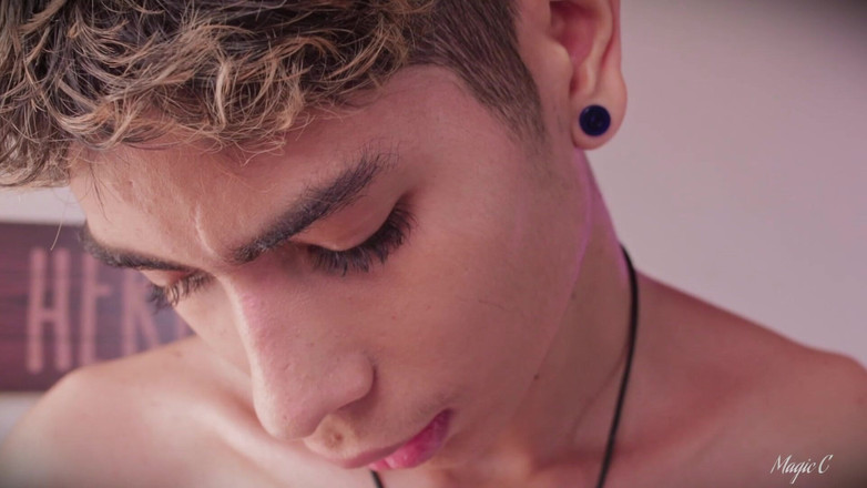 Magic C: मेरे बड़े लैटिनो लंड को तब तक रगड़ना जब तक मैं तुम पर मोटा वीर्य लोड शूट नहीं कर देता