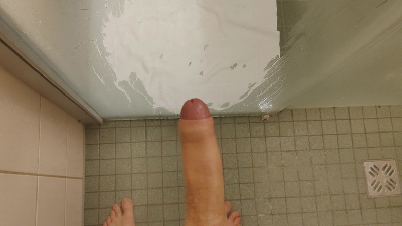 Bayer911: Onder de douche, pis en sperma mix