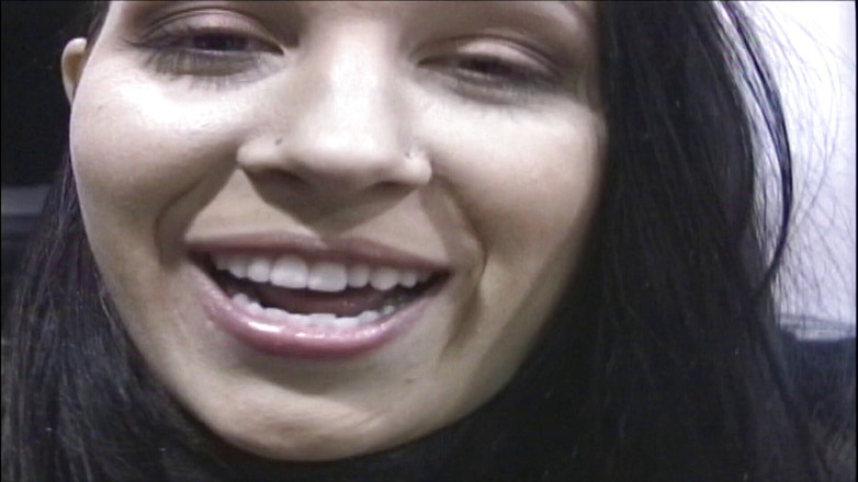 Public Pickup: Amatör kadın tamamen yabancıyla emmeyi ve sikişmeyi seviyor