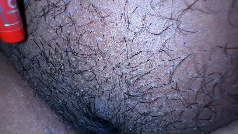 Aria Mia: Lizanie cipki z piórem