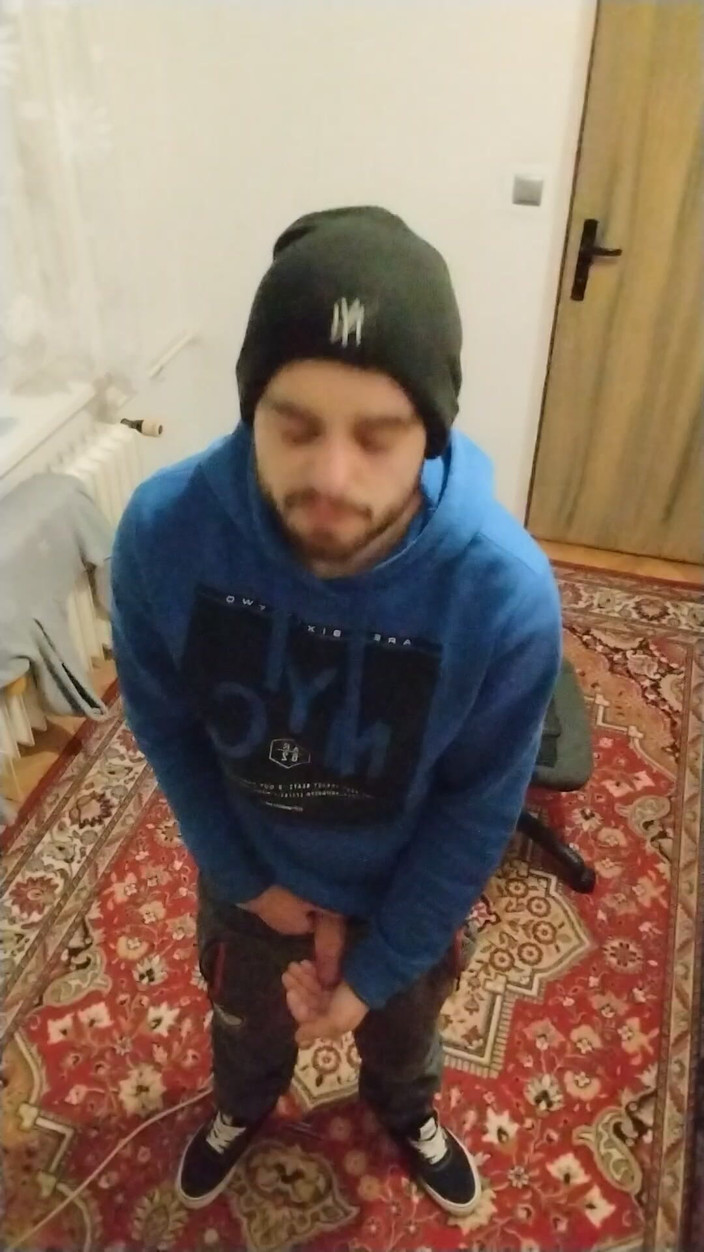 jerkofflover: Je me branle et éjacule dans une vieille camionnette