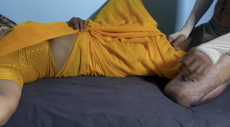 Mary V: Hete Bhabhi pijpbeurt en neukpartij