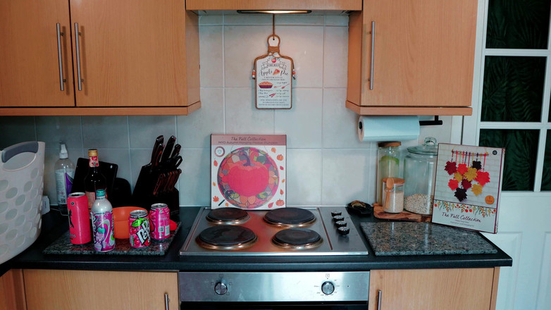 JessieHH: Giochiamo- reggerà? Sfw gratis