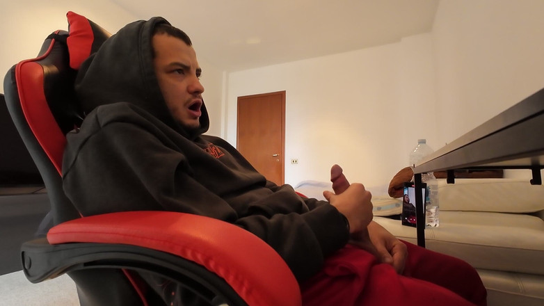 Fitguywithbigdick: Đừng nói với bất cứ ai