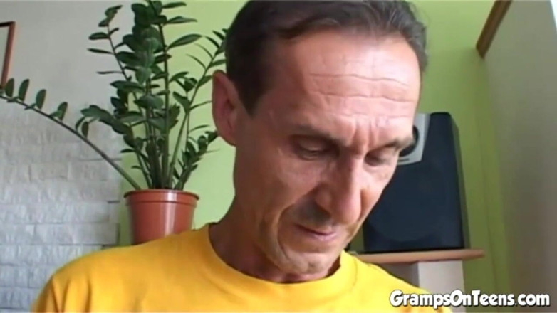 Gramps On Teens: Alter typ bekommt teen-muschi