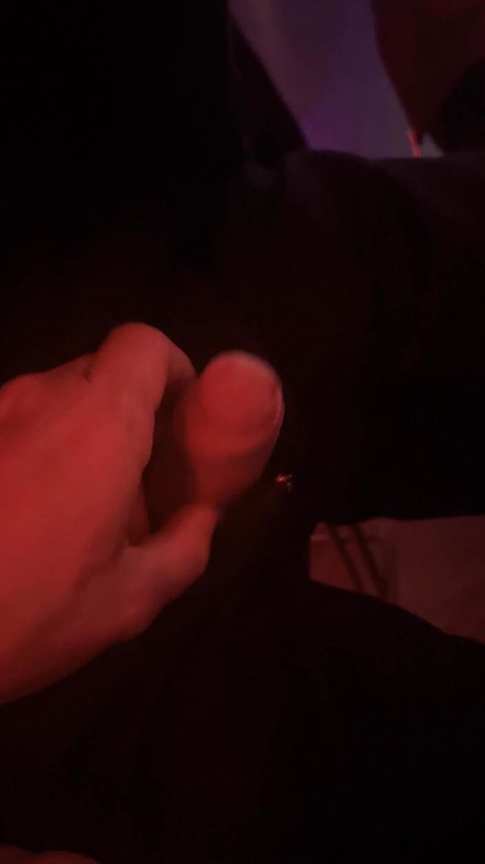 Dirty Dog: Дрочка ногами перед трахом моей подруги-натурала