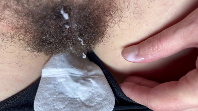 LolaLola: Špinavé a mokré kalhotky jsem si je musela sundat