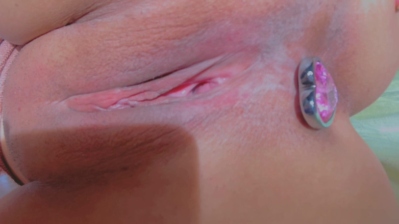 More Candy: JOI 第一人称视角 - 女孩用假阳具自慰，你想要操我吗？