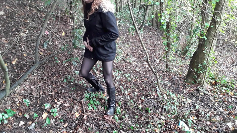 The Midnight Minx: Themidnightminx woodland wank