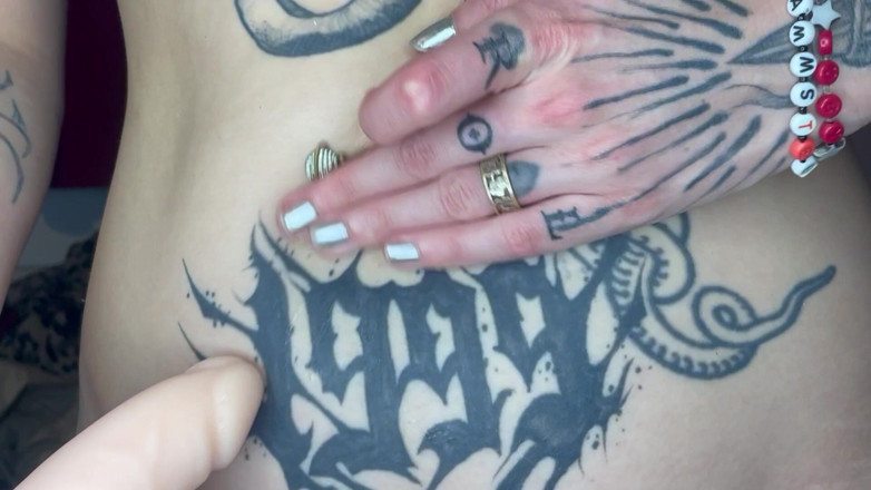Glitterqueen1999: Fuck My Bellybutton with Your Cock