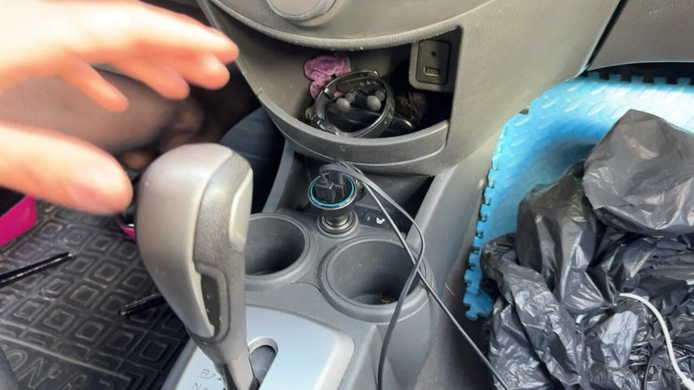 DINA LIGHT: Pedalpumpen mit der ukrainischen göttin