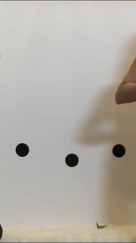 Sofia Cucci e Vittoria Risi succhiano due fan nella sala della gloria