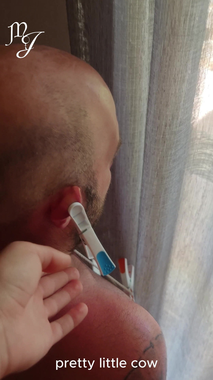 DeesseJulia: Tatilde bile kölem hala benim oyuncağım! Mistress Julia