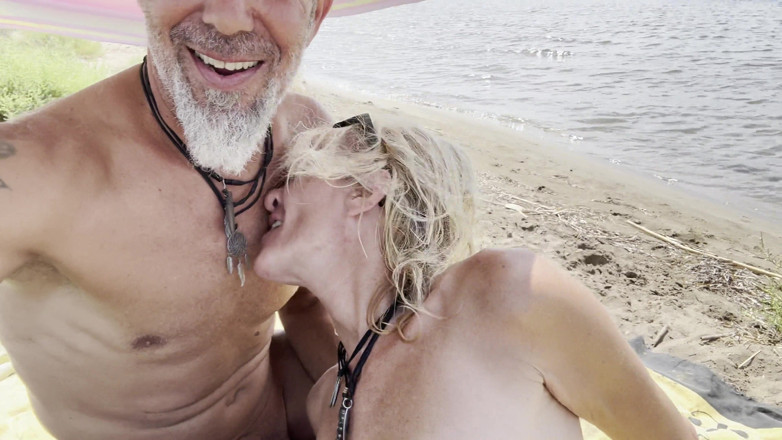 Cristina Sauvage: Cum in Mounth - Blowjob on the Beach - How Long Can...