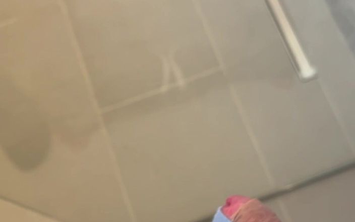 LuNino: Crot di kamar mandi pendek
