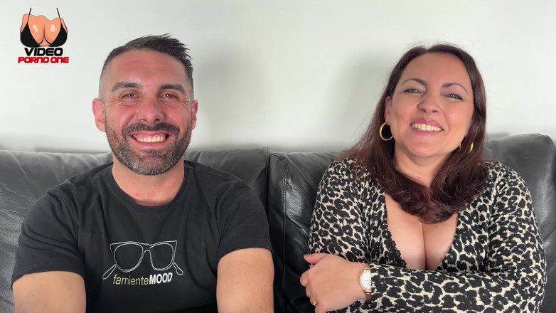 Video Porno One: MILF berambut coklat panas diseksa gaya doggy dan dia sangat...