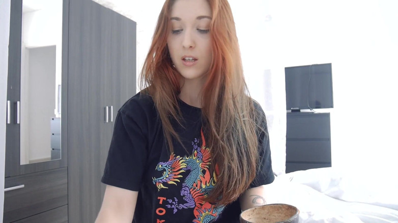 Madelaine_Rousset: Cum in your stepsis' mouth