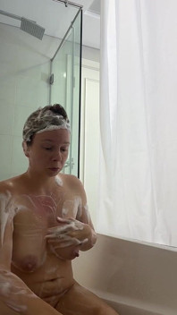 Natural Beauty Pees in the Bathtub