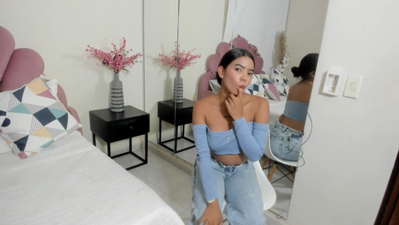 Angela Xoo: Spank Ass and Finger Sex Masturbation