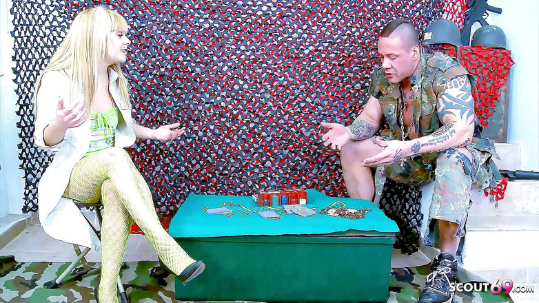 Full porn collection: सेक्सी पतली कमसिन jakeline की पोकर बजाने के बाद सैनिक द्वारा चुदाई