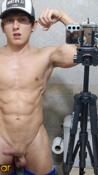 Flexing My Muscles and Cumming!
