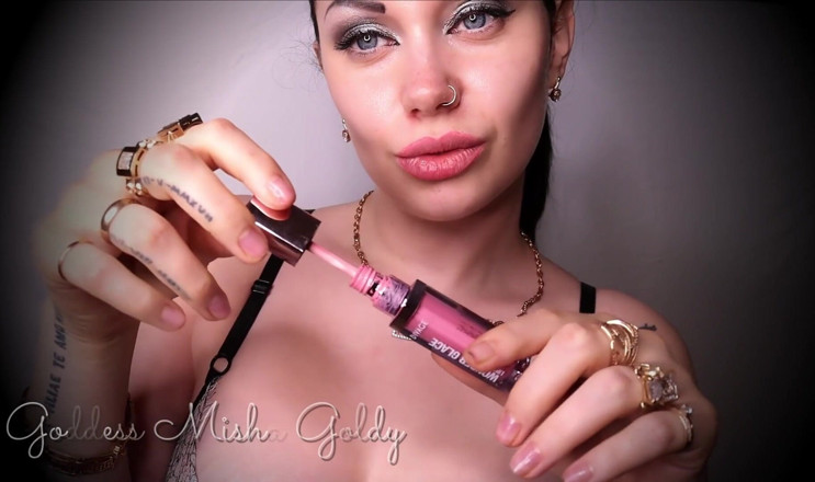 Goddess Misha Goldy: Sclavul rujului. Devino mai slabă pentru mine! Buzele mele acoperite...