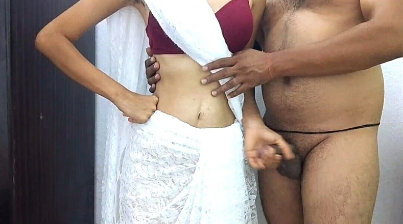 Teen18plus: Bhabi desi India panas berkongkek dan menghisap dalam seks saree...