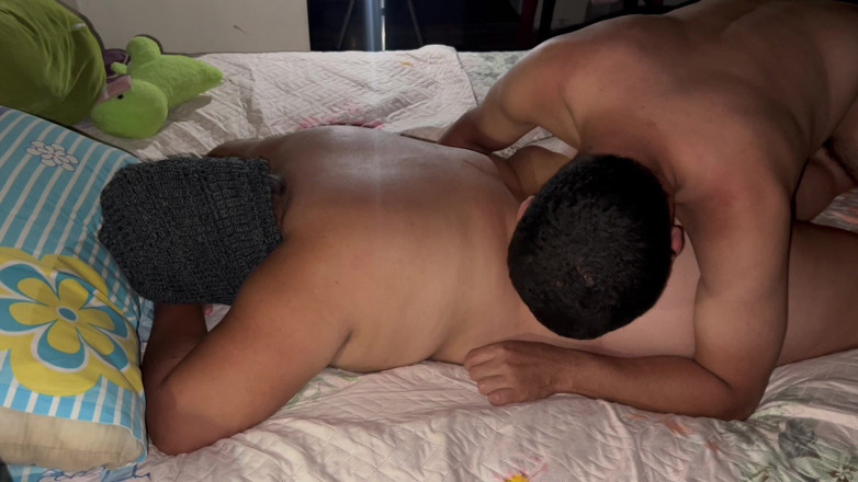 Stepmom_with_big_tits: 我的饥渴继子给我的屁股真是太棒了，他有多富有，他感觉他是如何吮吸的