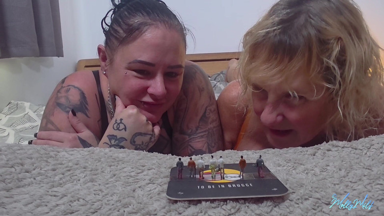 Molly MILF: Giantess-molly और. Cheyenne छोटे लोगों के साथ खेलती हैं