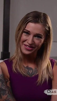Kleio valente fuma un dildo arrapante