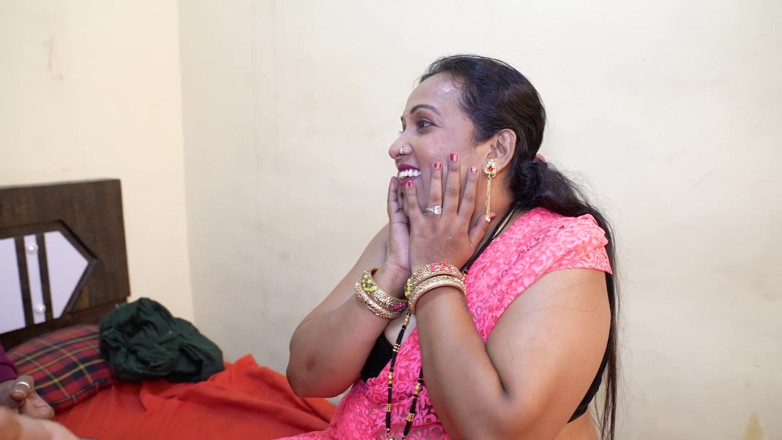 SEXPOSITION69: Une desi indienne sexy se fait baiser à poil, audio hindi